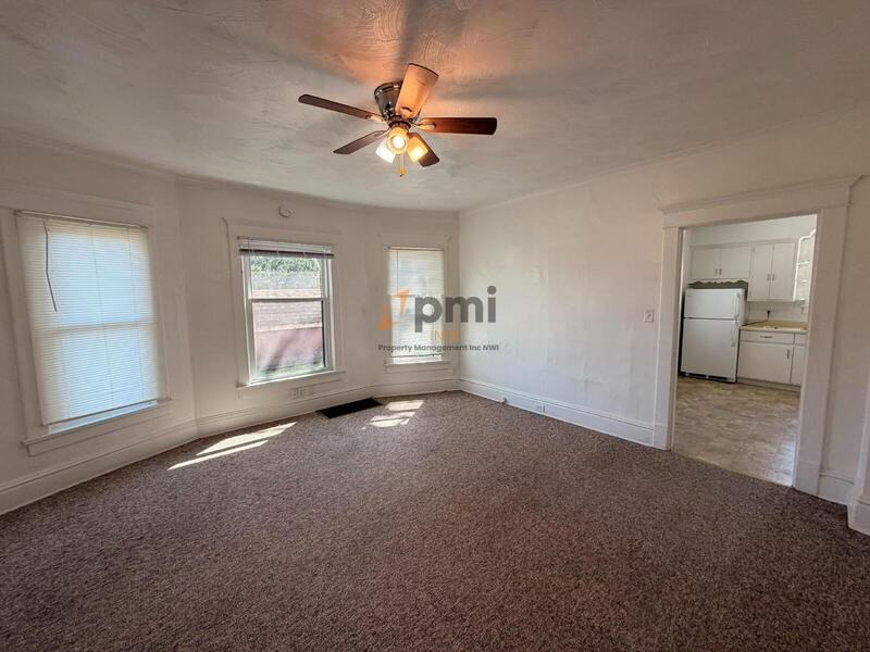 1008 2nd St - Photo 3 of 17
