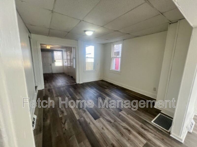 113 Arch St - Photo 5 of 16