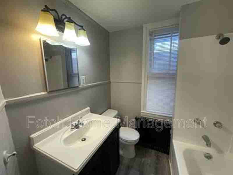 631 Roosevelt Ave #2 - Photo 5 of 15