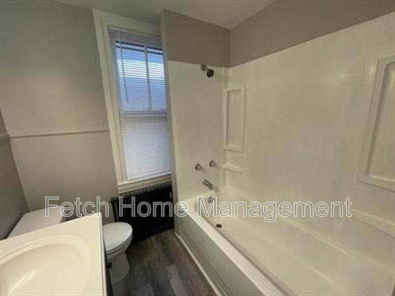 631 Roosevelt Ave #2 - Photo 6 of 15