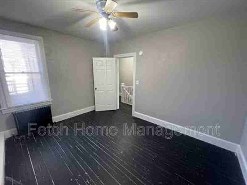 631 Roosevelt Ave #2 - Photo 7 of 15