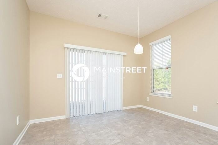 4910 Heritage Cir - Photo 5 of 15