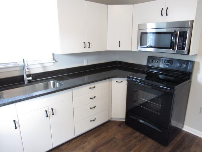 2306 Hammond Dr - Photo 5 of 14