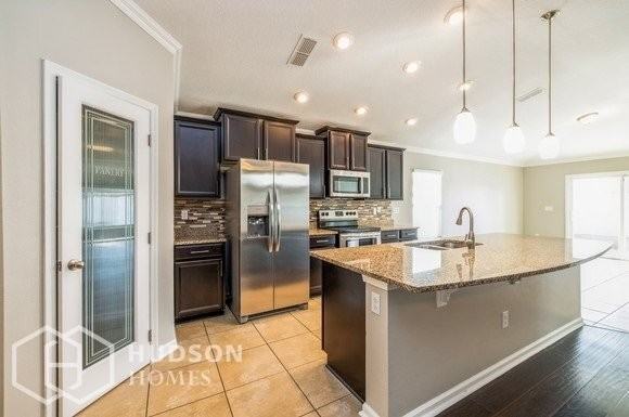 6214 Rolling Tree St - Photo 4 of 15