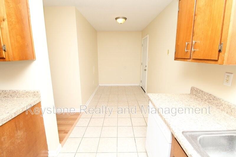 1175 Schatten St - Photo 6 of 13