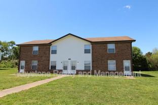 1088 Pembroke Oak Grove Rd - Photo 1 of 1