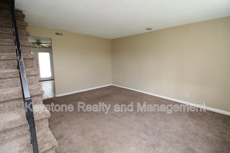 1088 Pembroke Oak Grove Rd - Photo 2 of 6