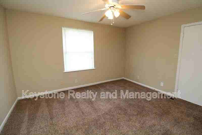 1088 Pembroke Oak Grove Rd - Photo 4 of 6