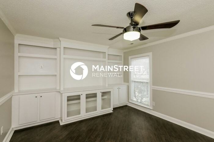 13716 Tynecastle Ln - Photo 2 of 17