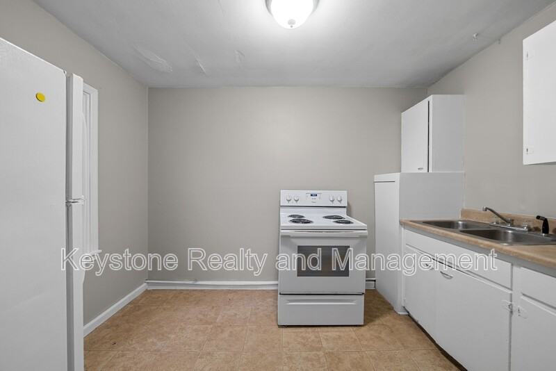 1525 Ferrell St - Photo 6 of 14