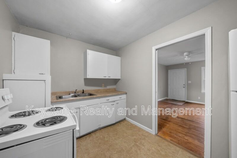 1525 Ferrell St - Photo 7 of 14