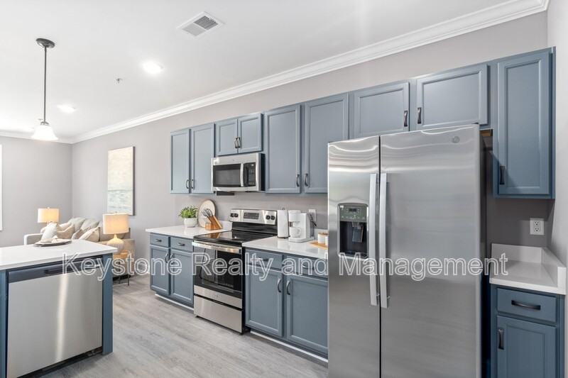 138 Center Pointe Dr - Photo 4 of 15