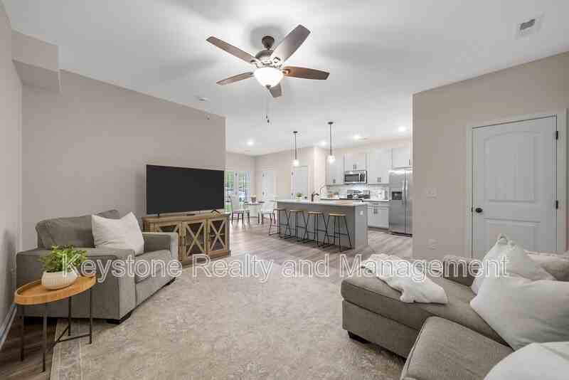 15 D St - Photo 2 of 12