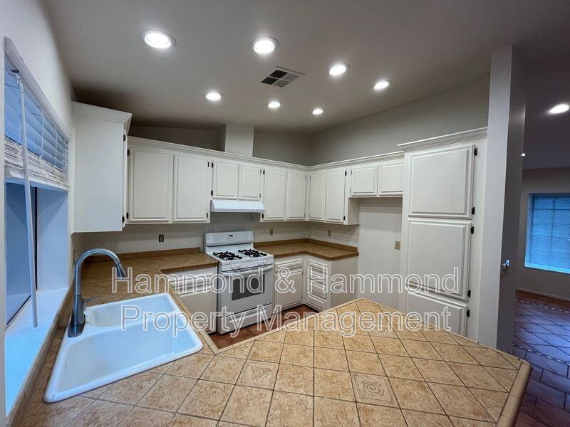 161 Heavenly Valley Rd - Photo 5 of 21