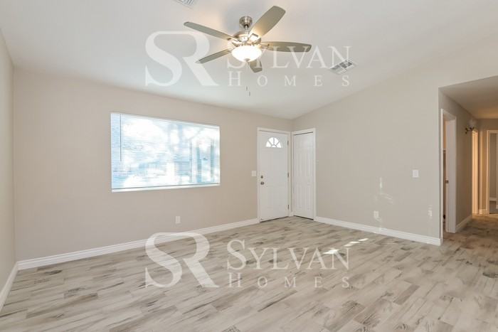 1950 W Burgundy Way - Photo 3 of 16