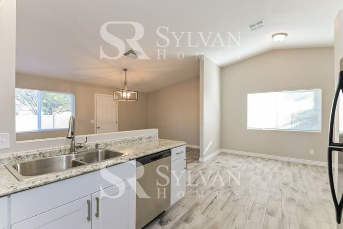 1950 W Burgundy Way - Photo 6 of 16