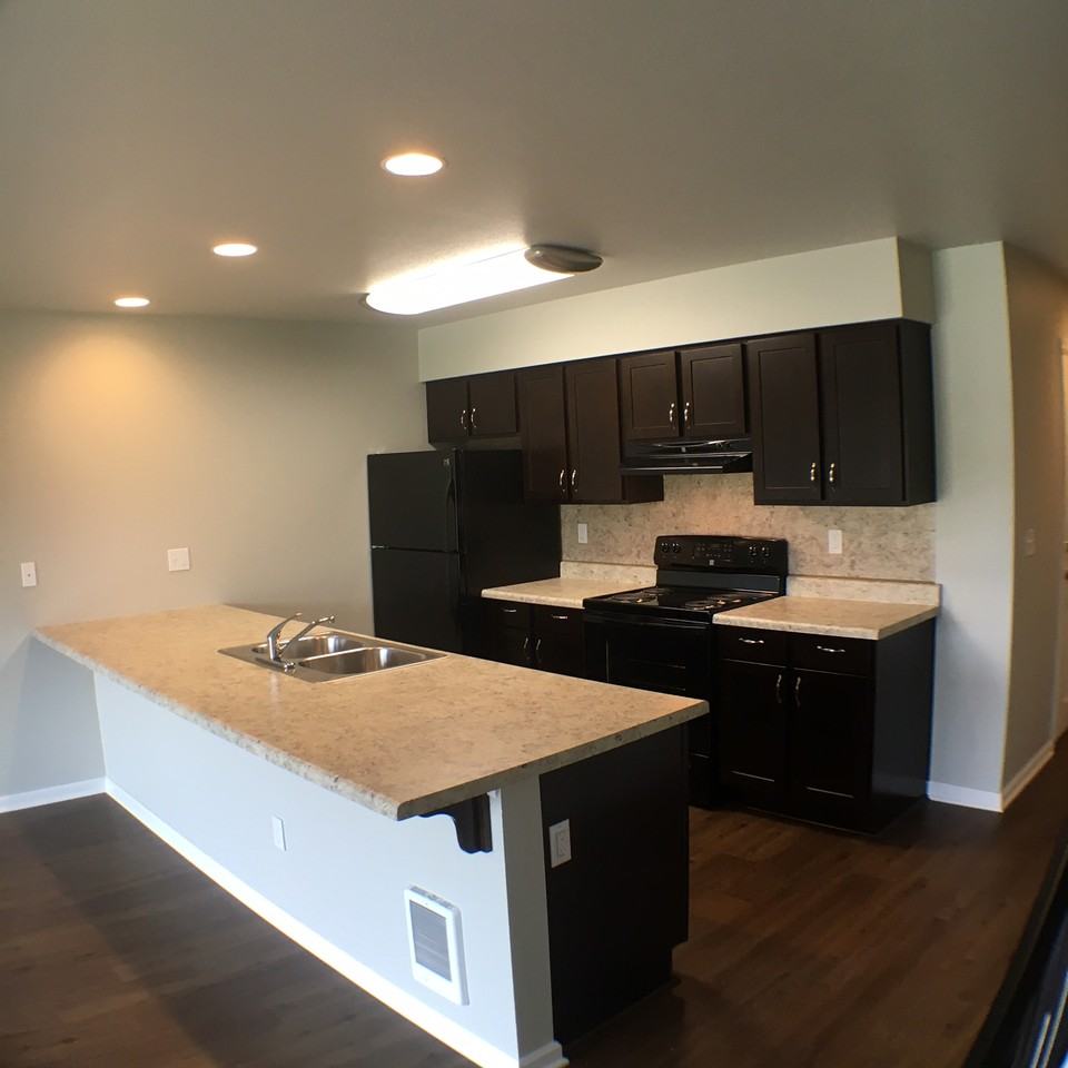 303 18th St #D - Photo 2 of 15