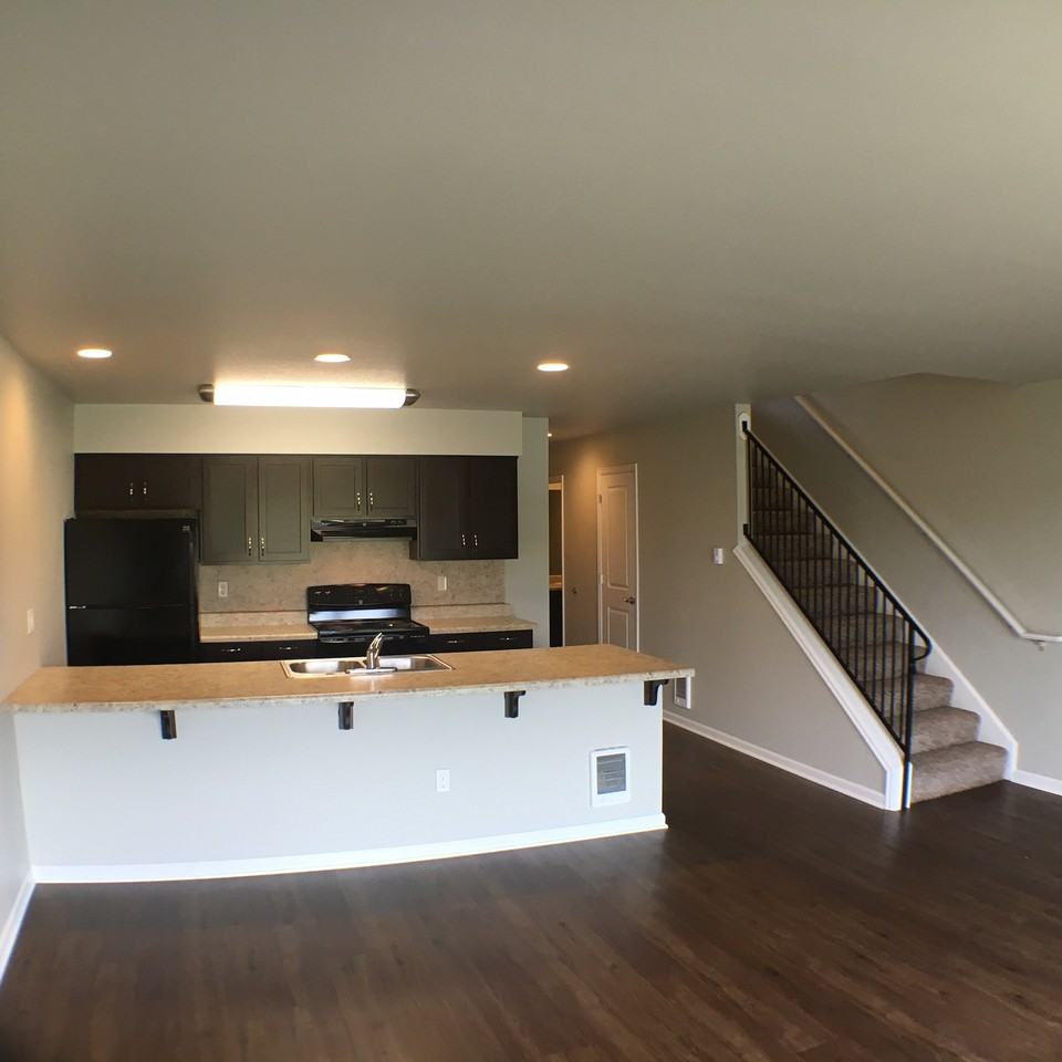 303 18th St #D - Photo 4 of 15