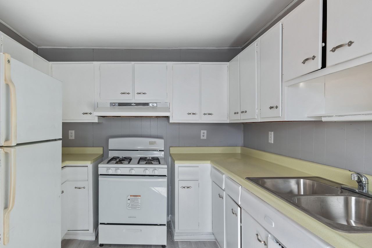 213 Fletcher Ave #2 - Photo 3 of 28