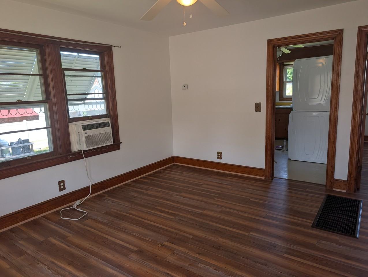 545 E 22nd St #A - Photo 4 of 5