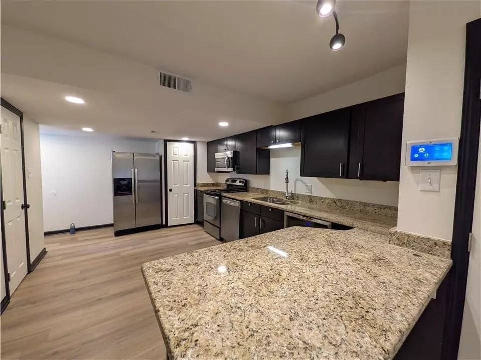 2500 Manson Ave #414 - Photo 4 of 12