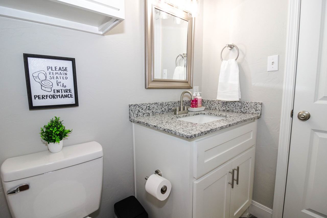 5807 Lawrence Blvd - Photo 7 of 11