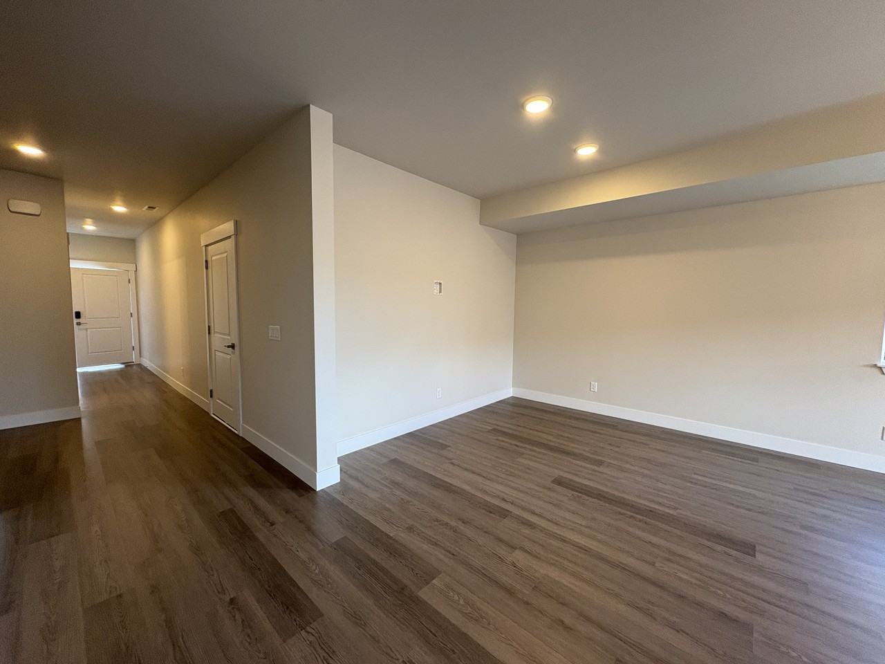 1075 Red Apple Rd #B5 - Photo 6 of 24