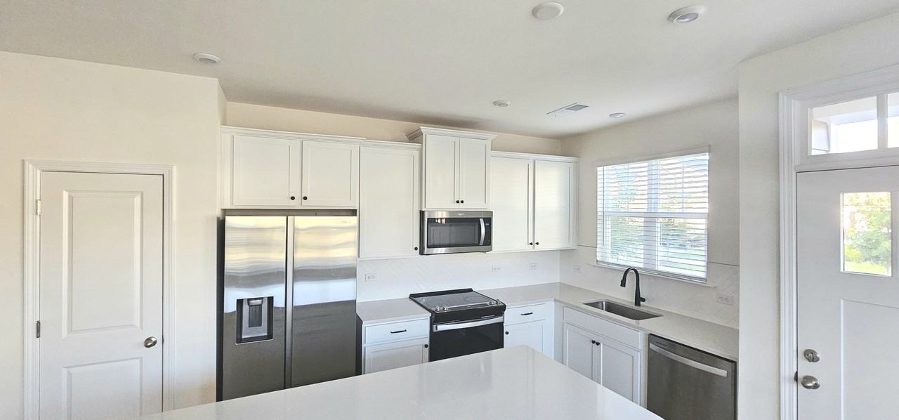 1534 Cedar Tree Dr #1 - Photo 4 of 46