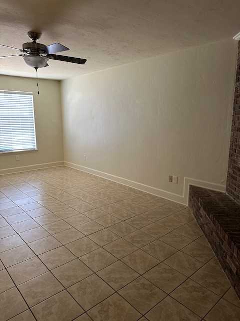 2104 Admiral Ct #A - Photo 2 of 11