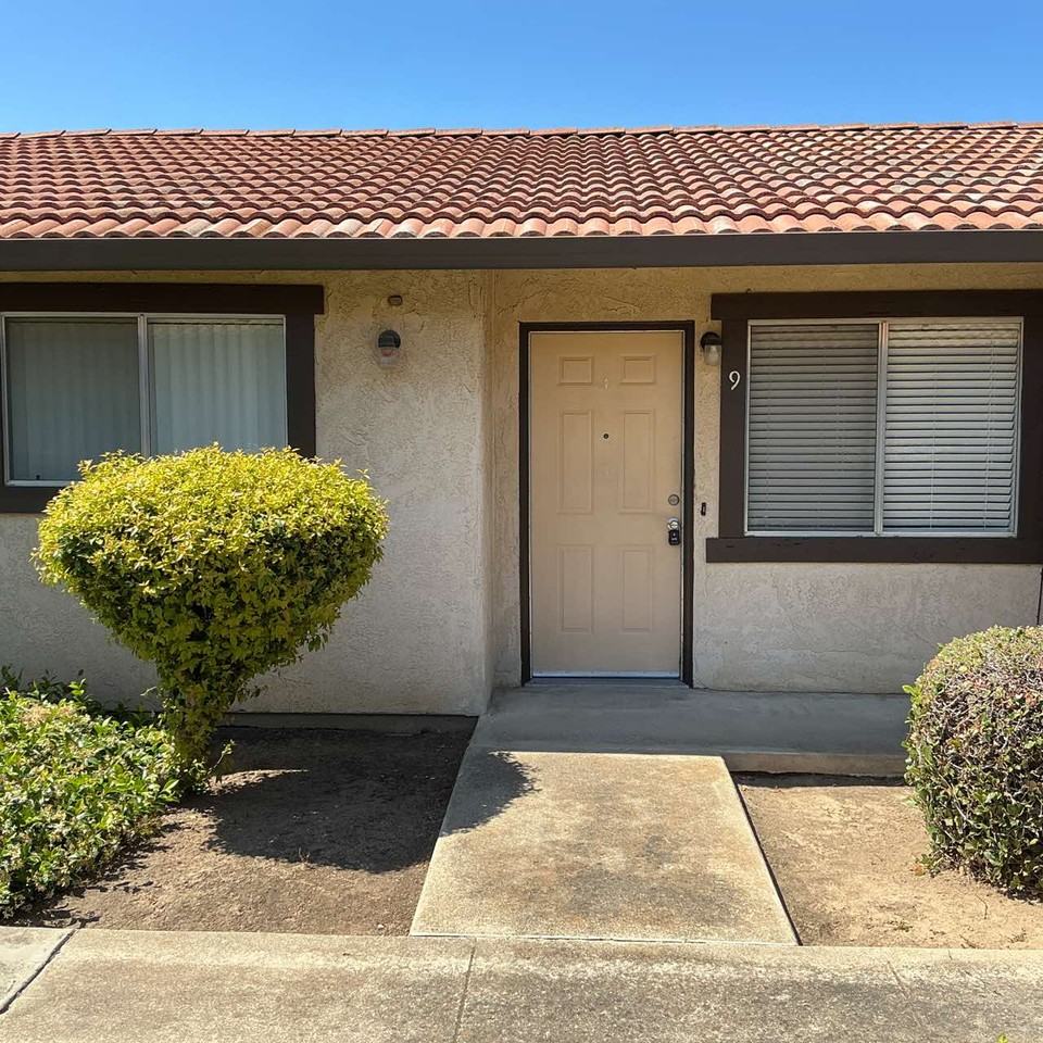 250 S Wood Ave #9 - Photo 2 of 8