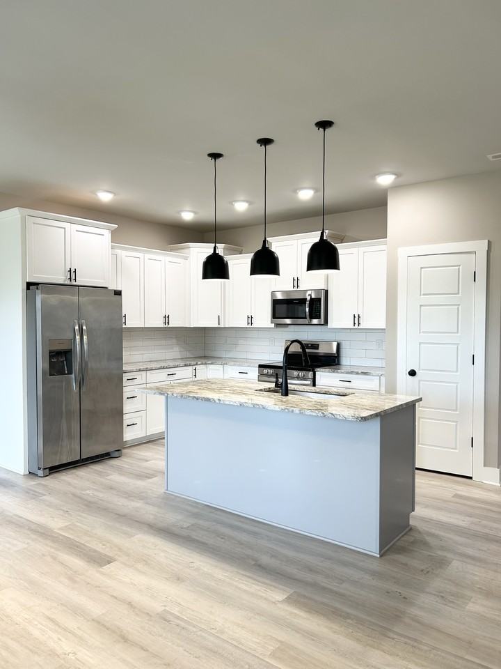 548 Yulan Cir #548 - Photo 2 of 20