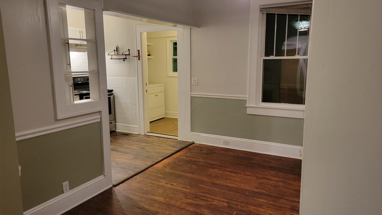 2700 Clemson Ave - Photo 3 of 11