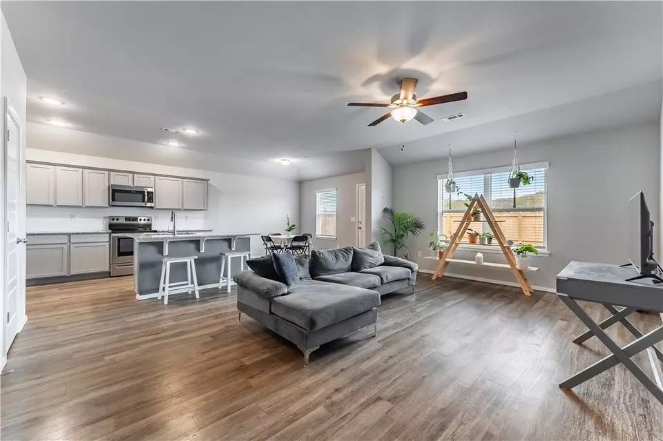 1012 E Bunting St #NA - Photo 6 of 10