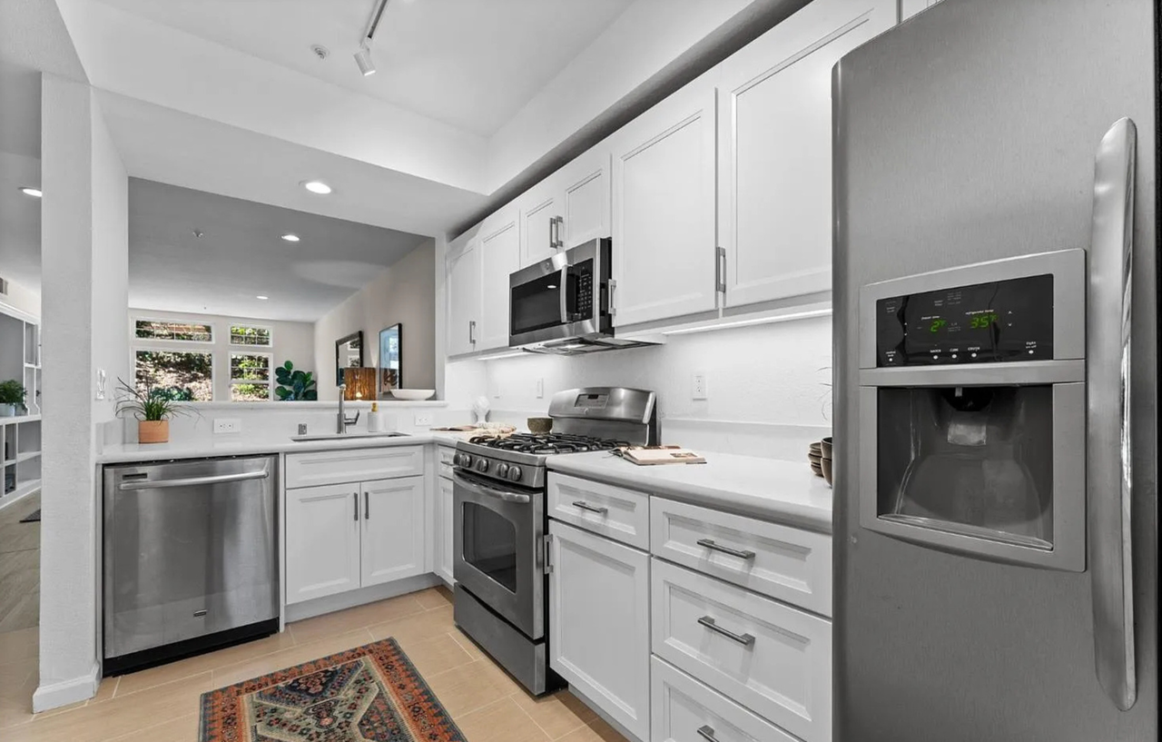 313 Crescent Ct #NA - Photo 3 of 14