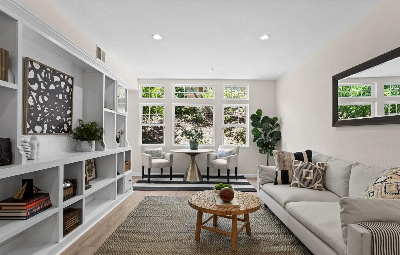 313 Crescent Ct #NA - Photo 4 of 14