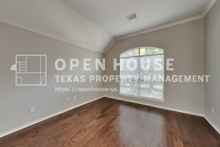 18 Vista Mill Pl - Photo 4 of 20