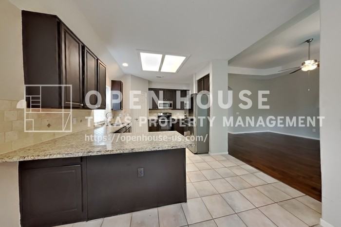 18 Vista Mill Pl - Photo 7 of 20