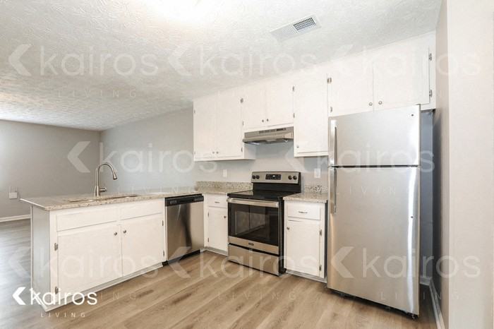 135 Fawn Dr - Photo 4 of 17