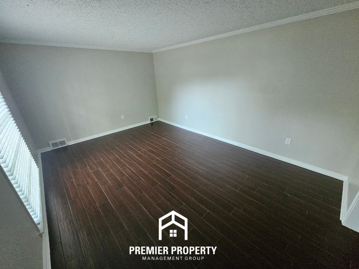 7008 Corsica Dr - Photo 2 of 27