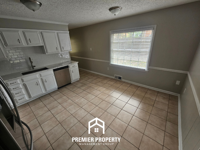 7008 Corsica Dr - Photo 6 of 27