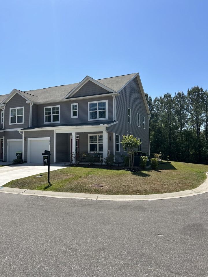 3647 Roseblossom Dr - Photo 2 of 50