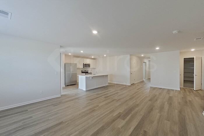 129 Overstreet Way - Photo 4 of 24