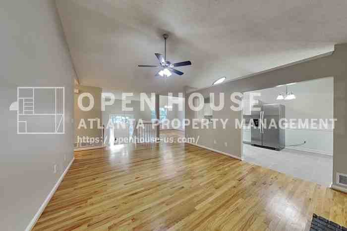 5039 Wesleyan Dr - Photo 5 of 21