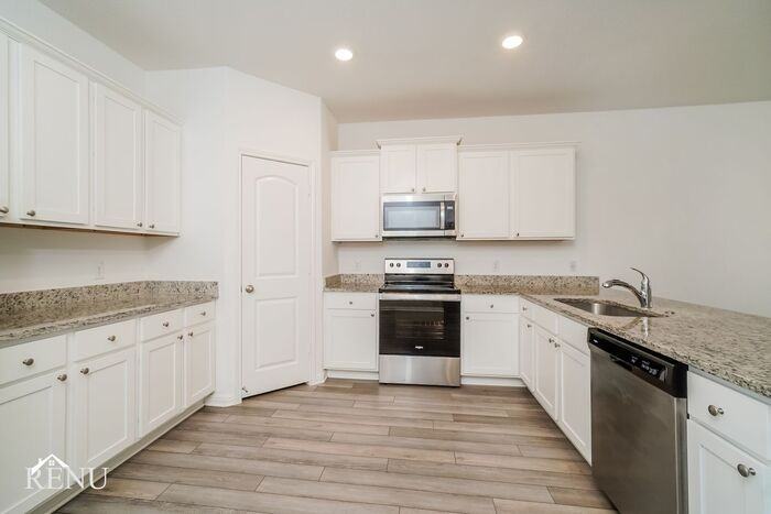 17057 Dusty Boots Ln - Photo 3 of 19