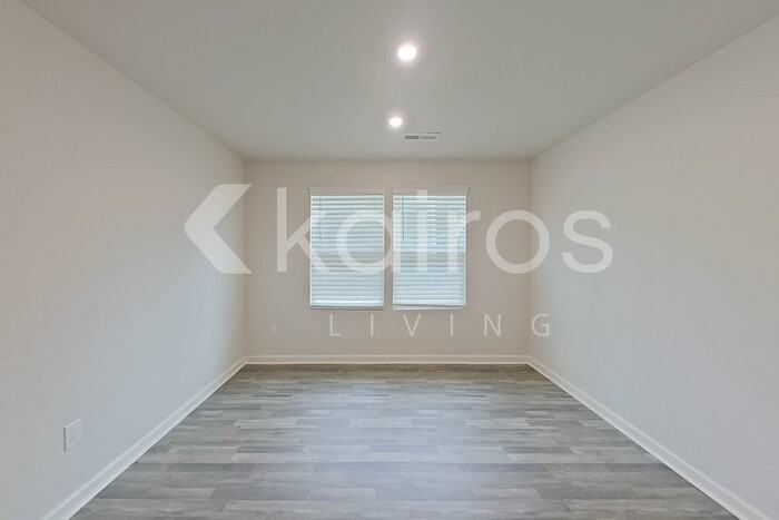 2607 Provence Dr Se - Photo 5 of 29