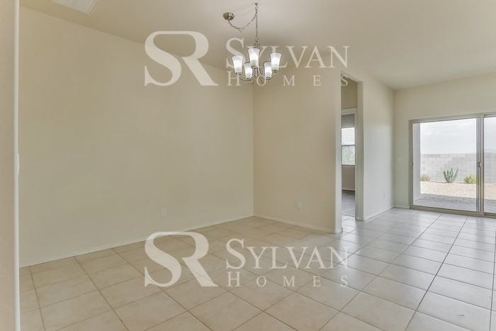 11376 E Aster Ln - Photo 6 of 16