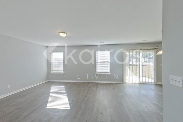 101 Saint Matthew Way - Photo 5 of 31