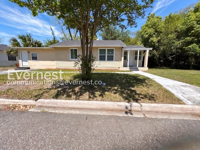 1417 Claudia Spencer St - Photo 2 of 24