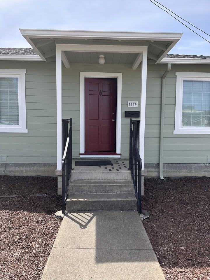 1195 Santa Ana St #1195