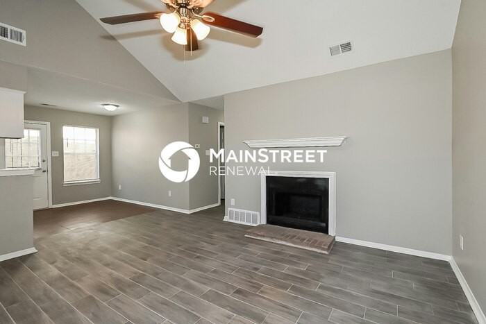 4568 Summer Crk N - Photo 2 of 16